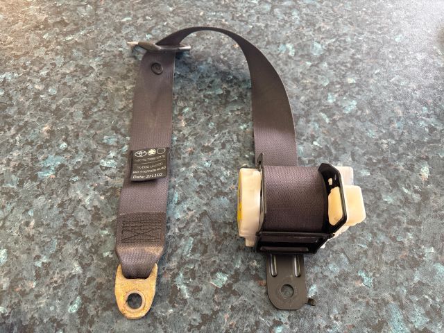 bontott TOYOTA COROLLA Bal hátsó Biztonsági Öv