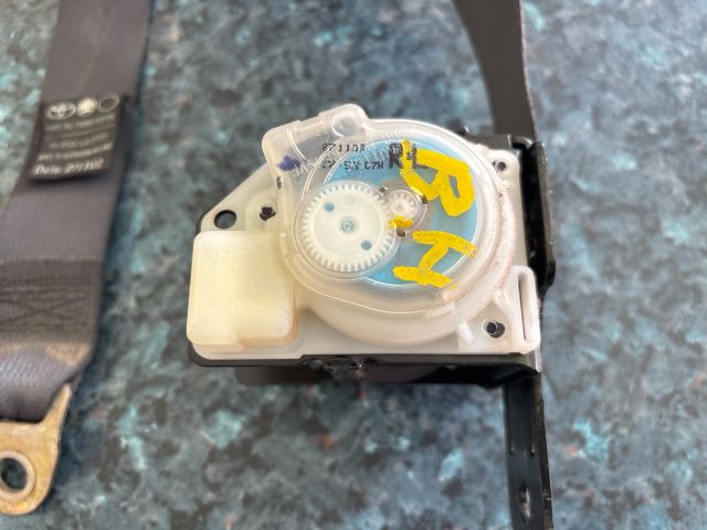 bontott TOYOTA COROLLA Bal hátsó Biztonsági Öv