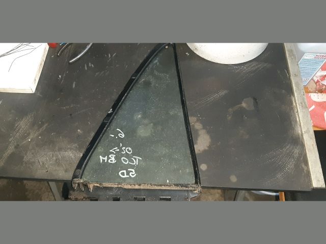 bontott TOYOTA COROLLA Bal hátsó Fixüveg (Ajtóban)