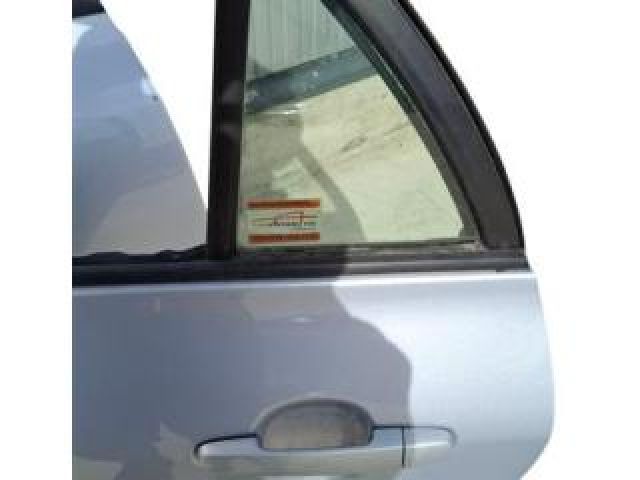 bontott TOYOTA COROLLA Bal hátsó Fixüveg (Ajtóban)