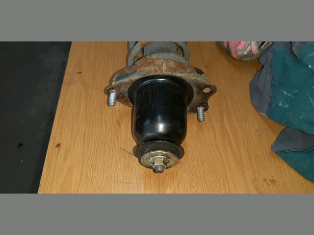 bontott TOYOTA COROLLA Bal hátsó Gólyaláb (Lengécsillapító, Rugó)