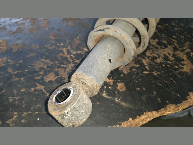 bontott TOYOTA COROLLA Bal hátsó Gólyaláb (Lengécsillapító, Rugó)