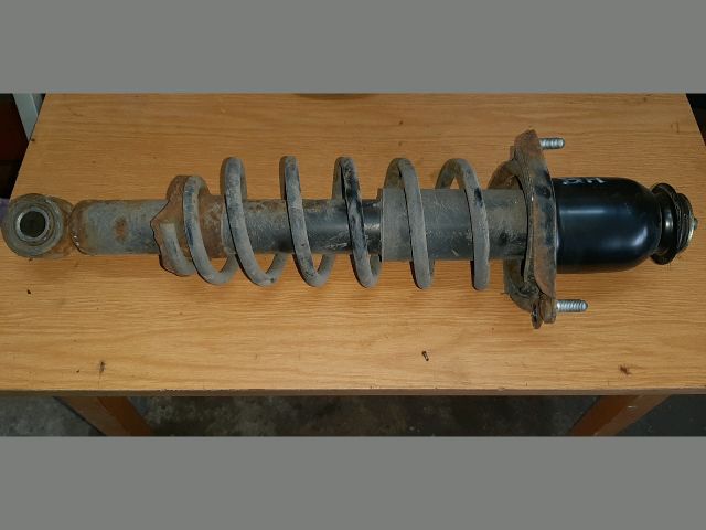 bontott TOYOTA COROLLA Bal hátsó Gólyaláb (Lengécsillapító, Rugó)