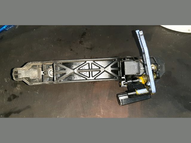 bontott TOYOTA COROLLA Bal hátsó Külső Kilincs