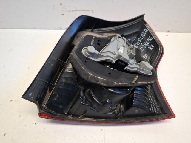 bontott TOYOTA COROLLA Bal Hátsó Lámpa