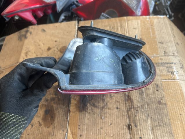 bontott TOYOTA COROLLA Bal Hátsó Lámpa