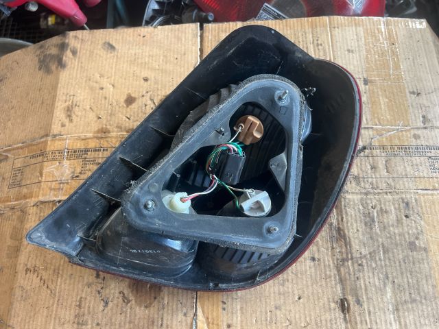 bontott TOYOTA COROLLA Bal Hátsó Lámpa