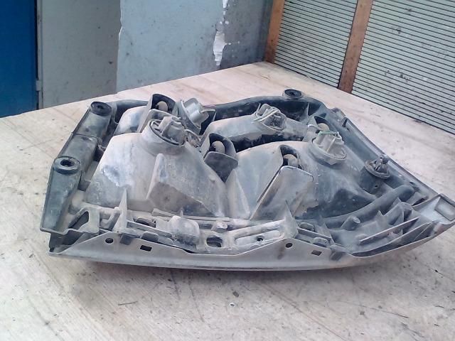 bontott TOYOTA COROLLA Bal Hátsó Lámpa