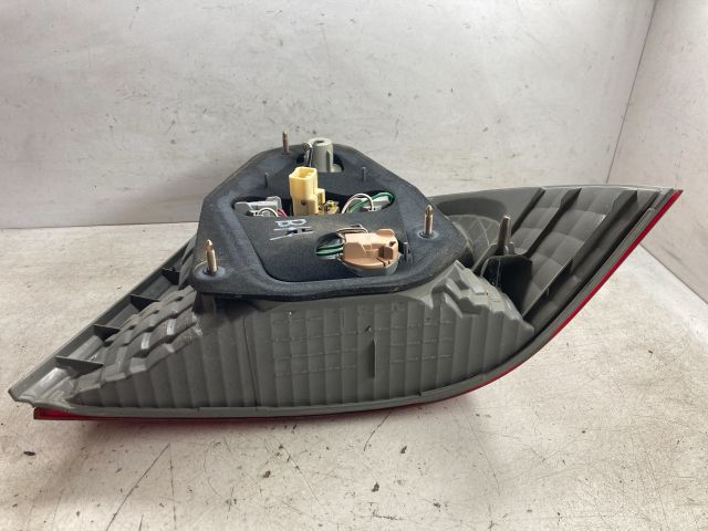 bontott TOYOTA COROLLA Bal Hátsó Lámpa