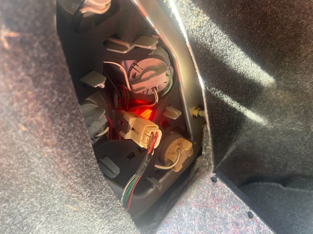 bontott TOYOTA COROLLA Bal Hátsó Lámpa