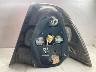 bontott TOYOTA COROLLA Bal Hátsó Lámpa