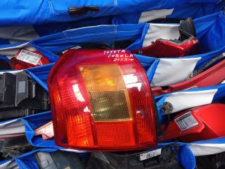 bontott TOYOTA COROLLA Bal Hátsó Lámpa