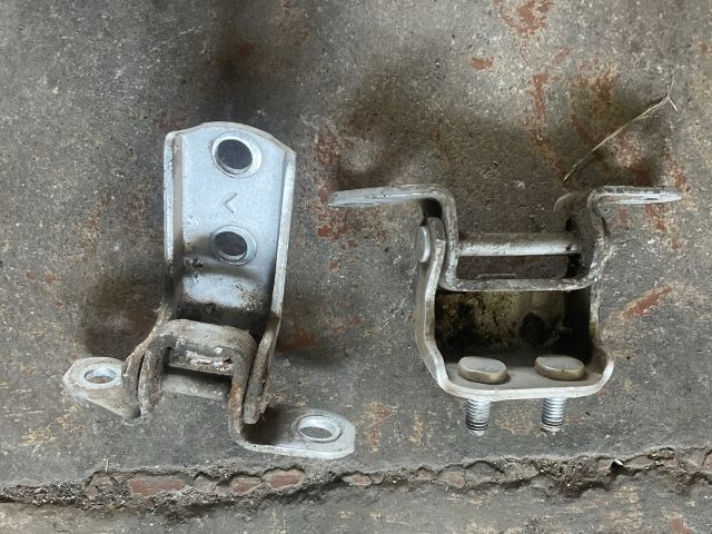 bontott TOYOTA COROLLA Bal hátsó Zsanér