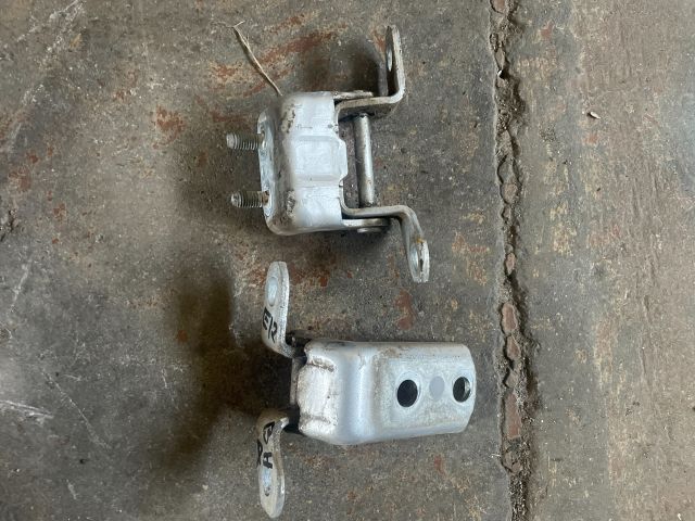 bontott TOYOTA COROLLA Bal hátsó Zsanér