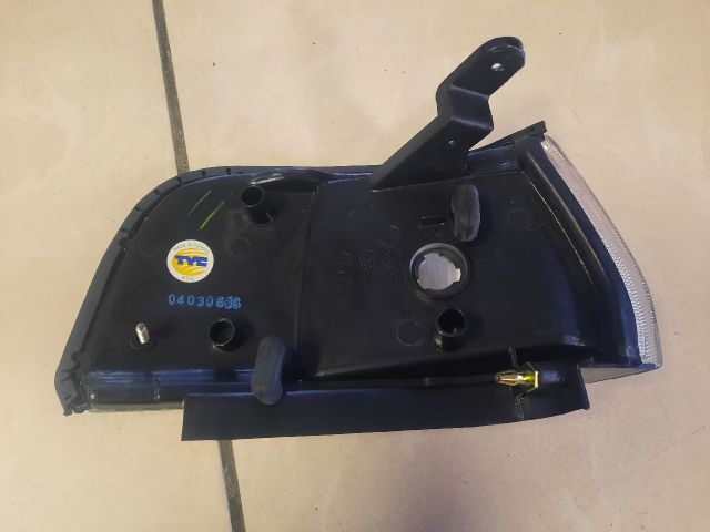 bontott TOYOTA COROLLA Bal Helyzetjelző