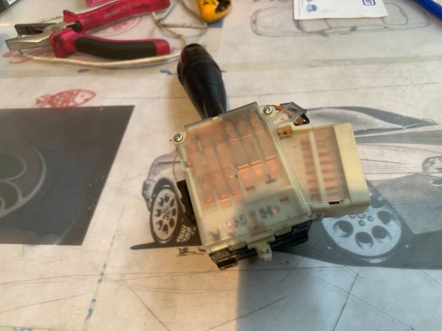 bontott TOYOTA COROLLA Bal Kormánykapcsoló Irányjelző