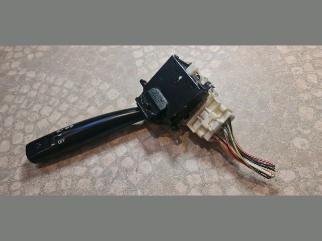 bontott TOYOTA COROLLA Bal Kormánykapcsoló Irányjelző