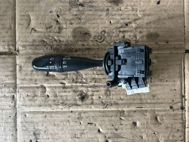 bontott TOYOTA COROLLA Bal Kormánykapcsoló Irányjelző