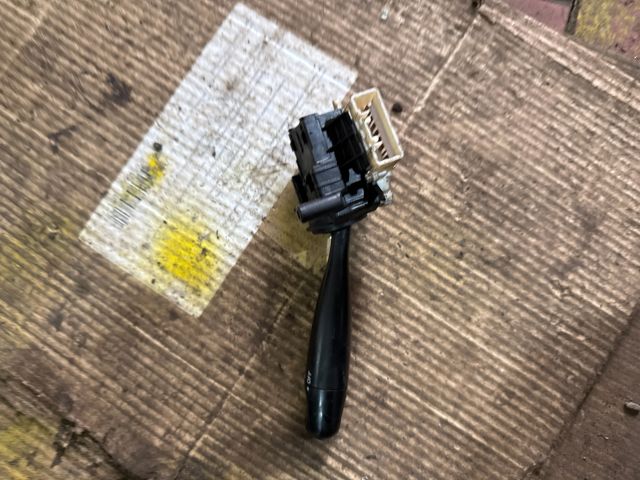 bontott TOYOTA COROLLA Bal Kormánykapcsoló Irányjelző