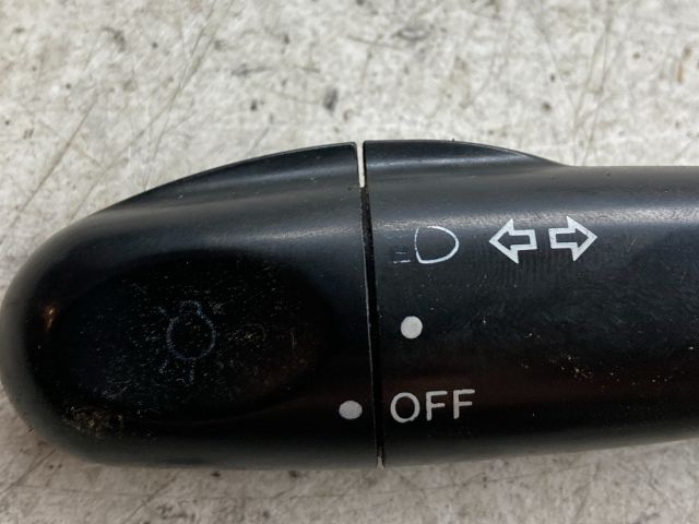 bontott TOYOTA COROLLA Bal Kormánykapcsoló Irányjelző