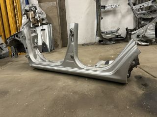 bontott TOYOTA COROLLA Bal Küszöb