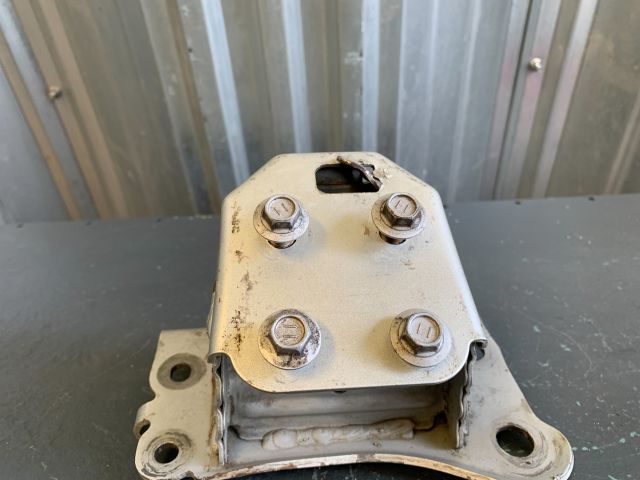 bontott TOYOTA COROLLA Bal Lökhárító Tartó Nyúlványvég