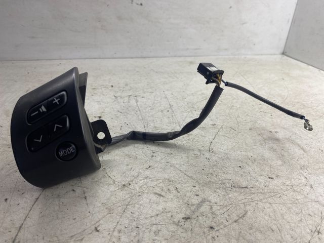 bontott TOYOTA COROLLA Bal Multikormány Kapcsoló