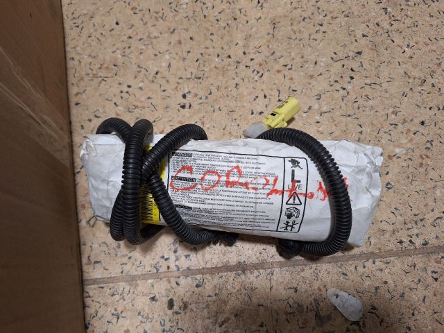 bontott TOYOTA COROLLA Bal Oldallégzsák