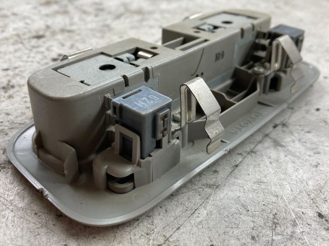 bontott TOYOTA COROLLA Beltér Világítás Első