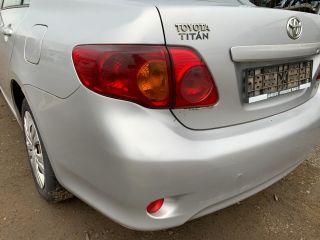 bontott TOYOTA COROLLA Biztosítéktábla Doboz