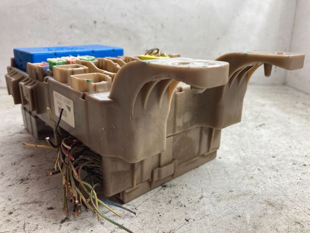 bontott TOYOTA COROLLA Biztosítéktábla Doboz