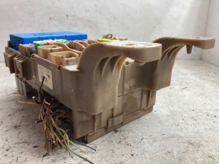 bontott TOYOTA COROLLA Biztosítéktábla Doboz