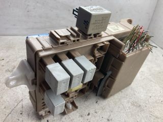 bontott TOYOTA COROLLA Biztosítéktábla Doboz