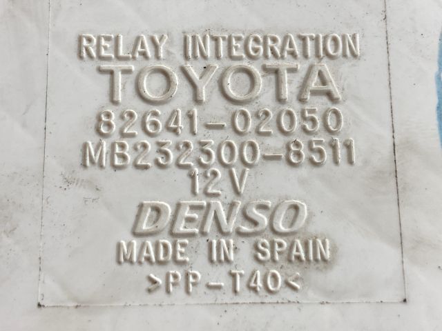 bontott TOYOTA COROLLA Biztosítéktábla Doboz