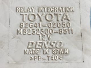 bontott TOYOTA COROLLA Biztosítéktábla Doboz