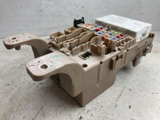 bontott TOYOTA COROLLA Biztosítéktábla Doboz