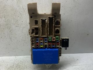 bontott TOYOTA COROLLA Biztosítéktábla Doboz