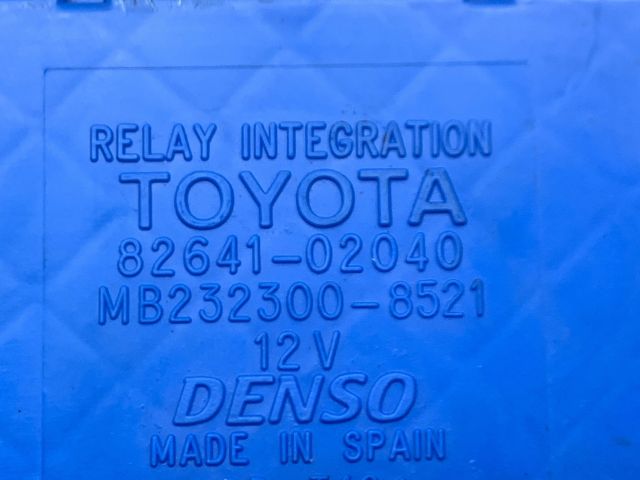 bontott TOYOTA COROLLA Biztosítéktábla Doboz