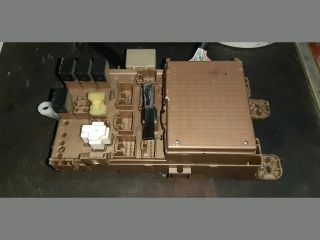 bontott TOYOTA COROLLA Biztosítéktábla Utastér