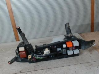 bontott TOYOTA COROLLA Biztosítéktábla Utastér