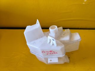 bontott TOYOTA COROLLA Cross Ablakmosó Tartály