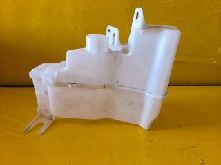 bontott TOYOTA COROLLA Cross Ablakmosó Tartály