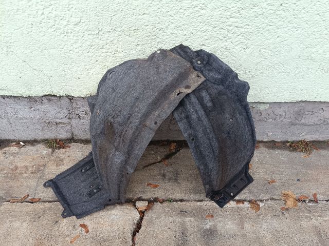 bontott TOYOTA COROLLA Cross Bal első Első Dobbetét (Kerékjárati, Műanyag)