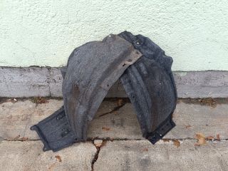 bontott TOYOTA COROLLA Cross Bal első Első Dobbetét (Kerékjárati, Műanyag)