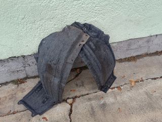 bontott TOYOTA COROLLA Cross Bal első Első Dobbetét (Kerékjárati, Műanyag)