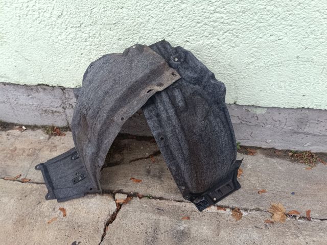 bontott TOYOTA COROLLA Cross Bal első Első Dobbetét (Kerékjárati, Műanyag)