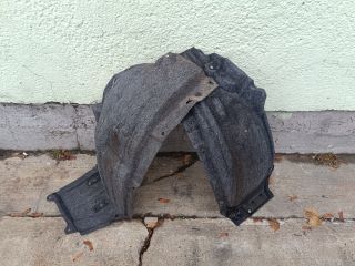 bontott TOYOTA COROLLA Cross Bal első Első Dobbetét (Kerékjárati, Műanyag)