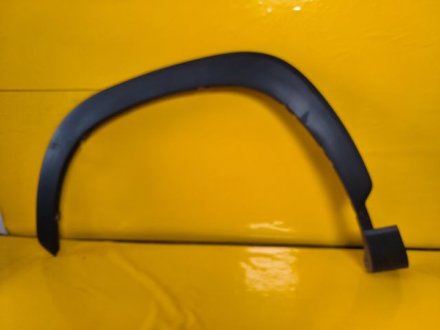 bontott TOYOTA COROLLA Cross Bal első Sárvédő Díszléc