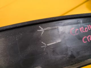 bontott TOYOTA COROLLA Cross Bal első Sárvédő Díszléc