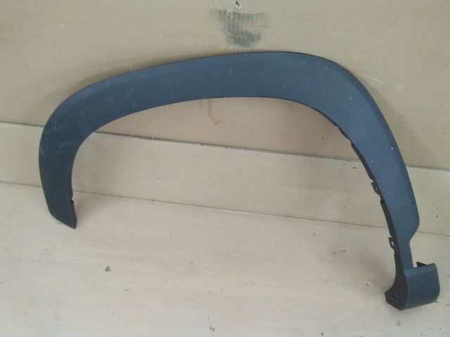 bontott TOYOTA COROLLA Cross Bal első Sárvédő Díszléc